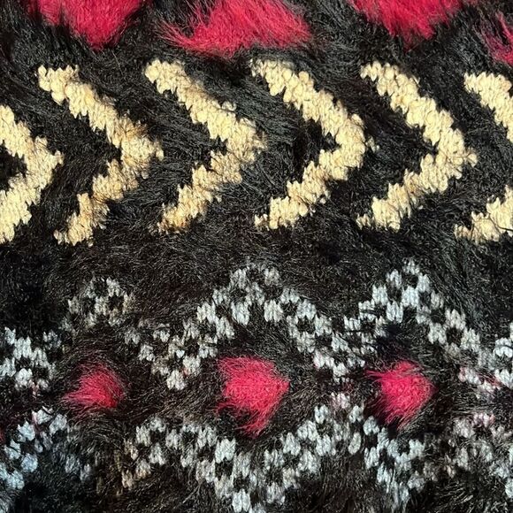 NWT JUNIORS XXL ARIZONA JEAN CO CROPPED  THICK,FUZZY ,SOFT Holiday SWEATER - Picture 3 of 12